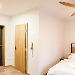 Affittacamere & Wellness Meridiana 4*