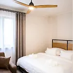 Affittacamere & Wellness Meridiana 4*